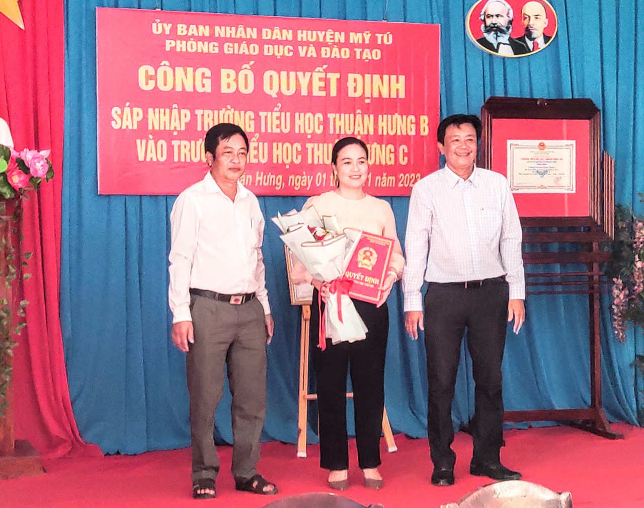 Công bố Quyết định sáp nhập Trường tiểu học Thuận Hưng B vào Trường Tiểu học Thuận Hưng C